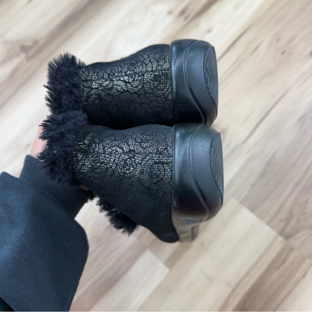 Alegria Black Ankle Boots with Faux Fur Lining - Picture 5 of 7